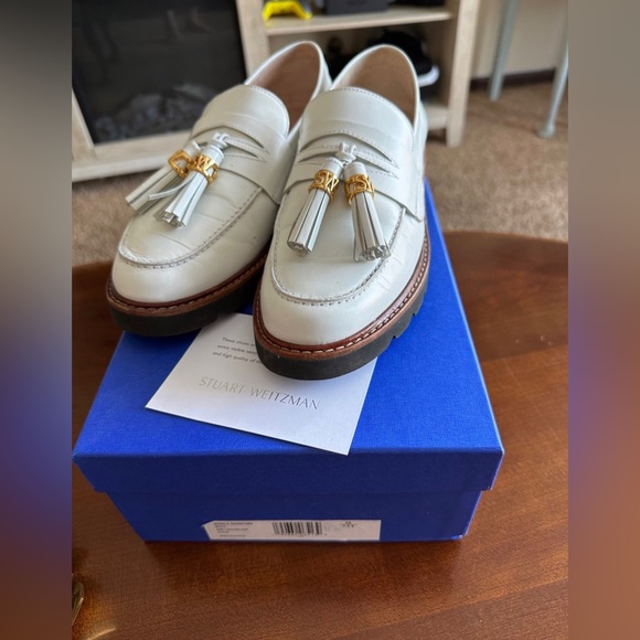 Taylor Swift lover/ Stuart Weitzman 'Manila Loafer in White - Picture 2 of 11